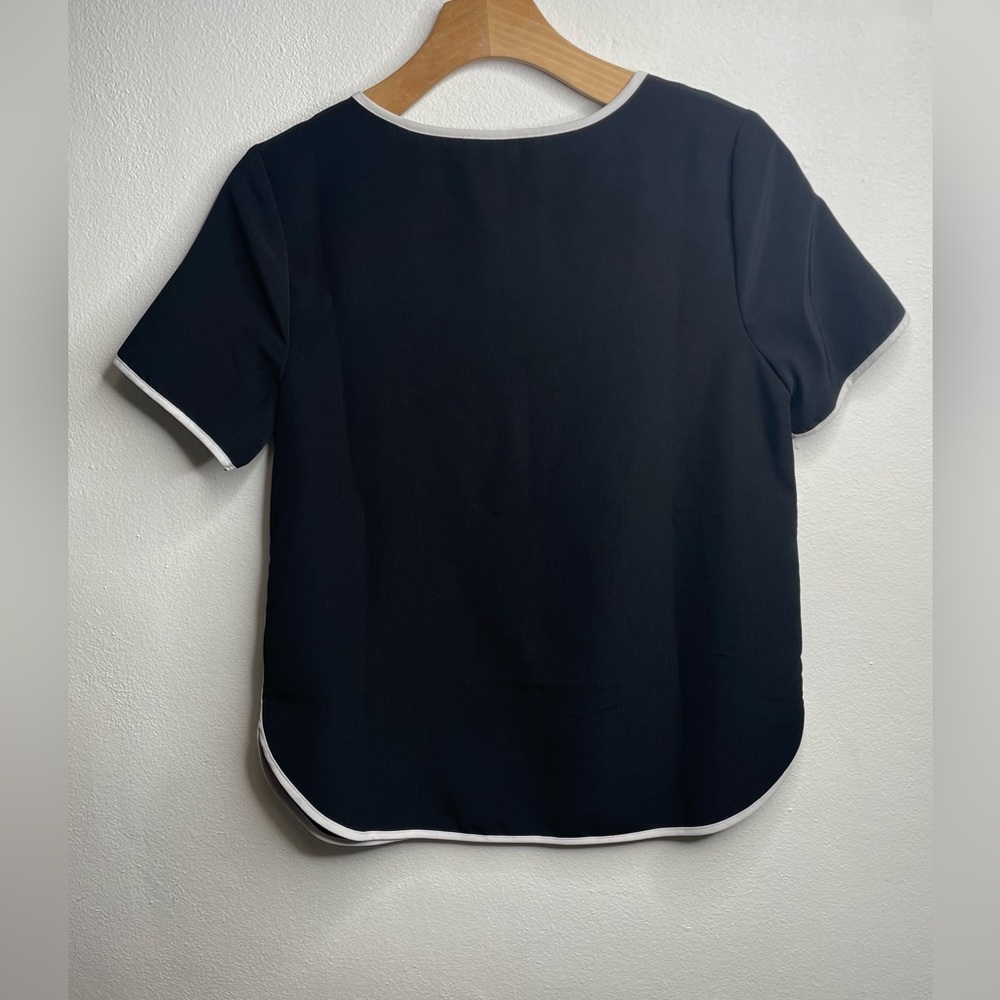 Forever 21 Women’s  Short Sleeves Top With Round neckline and Contrast Trim - Picture 4 of 5